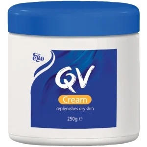 کرم کاسه ای مرطوب کننده و آبرسان کیووی QV برای پوست خشک